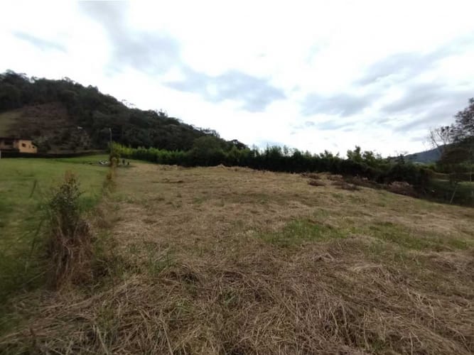 Lote en venta en El Tambo, La Ceja, 1748 m² · foto 4 de 6