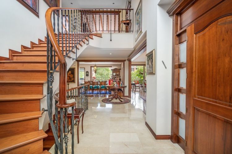 Casa de 4 alcobas en venta en El Tesoro, Medellín, 440 m² · foto 6 de 17