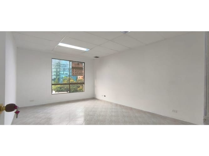 Oficina en venta en Patio Bonito, Medellín, 37 m² · foto 3 de 8