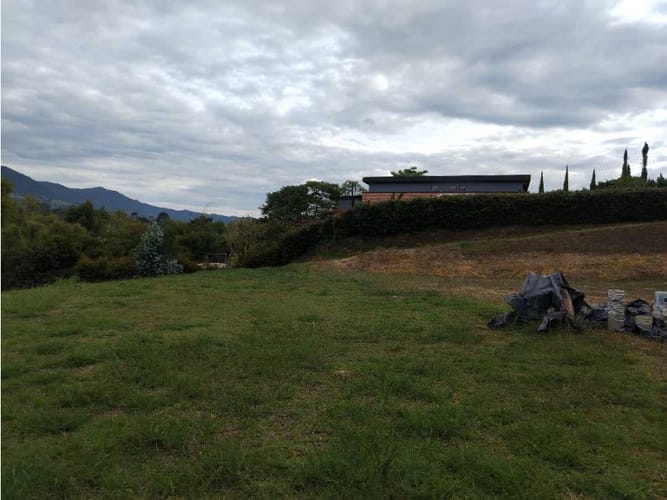 Lote en venta en Guamito, La Ceja, 2712 m² · foto 5 de 9