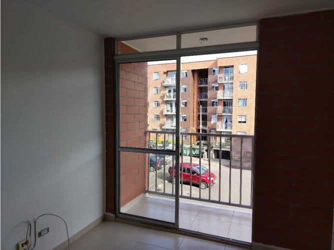 Apartamento de 3 alcobas en venta en El Tambo, La Ceja, 60 m² · foto 2 de 9