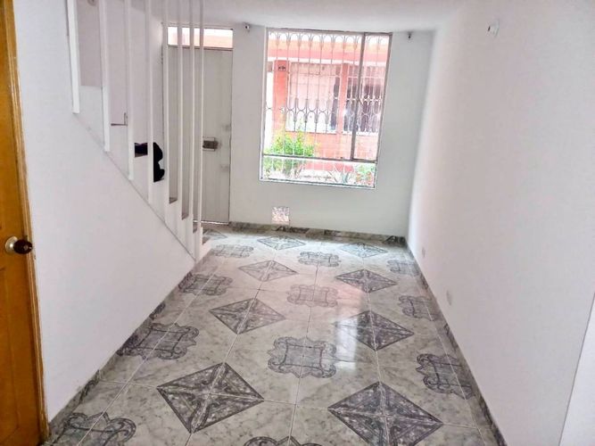 Casa de 3 alcobas en venta en San Mateo, Soacha, 58 m² · foto 2 de 24
