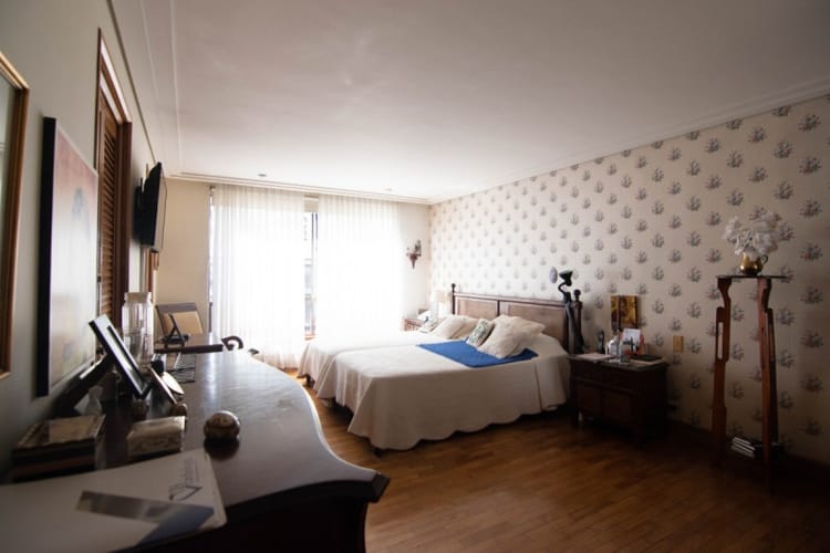 Apartamento de 3 alcobas en venta en El Poblado, Medellín, 233 m² · foto 3 de 18