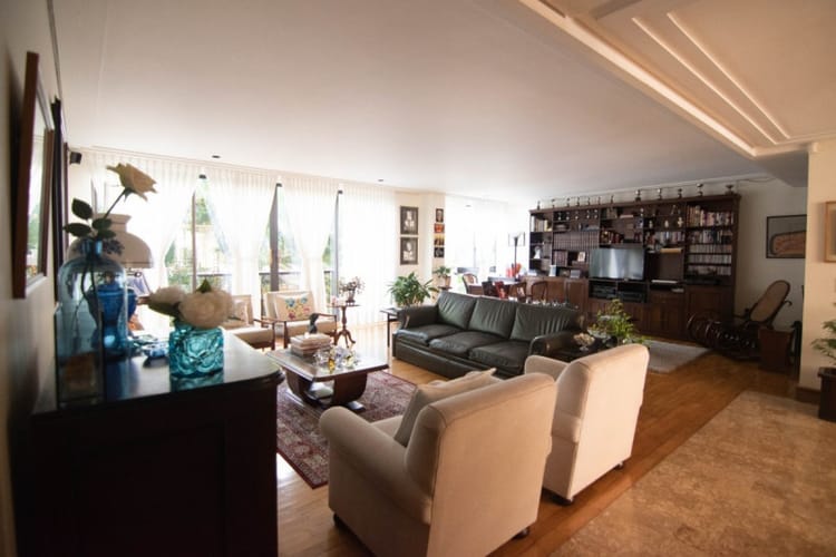 Apartamento de 3 alcobas en venta en El Poblado, Medellín, 233 m² · foto 8 de 18