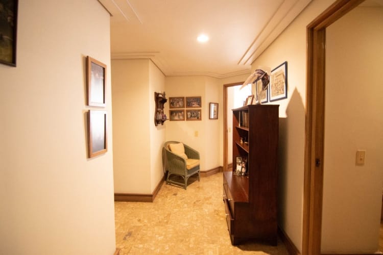 Apartamento de 3 alcobas en venta en El Poblado, Medellín, 233 m² · foto 14 de 18