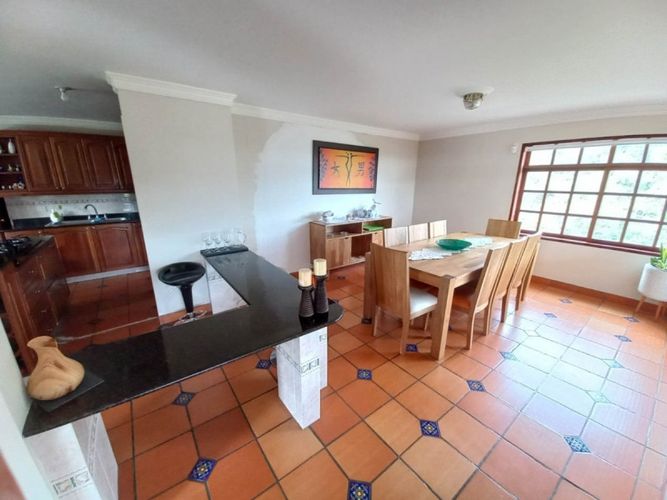 Casa de 3 alcobas en venta en El Porvenir, Rionegro, 380 m² · foto 3 de 24