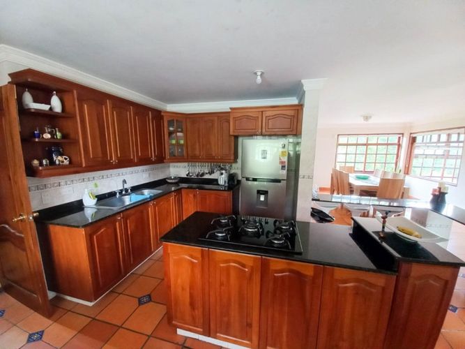 Casa de 3 alcobas en venta en El Porvenir, Rionegro, 380 m² · foto 4 de 24