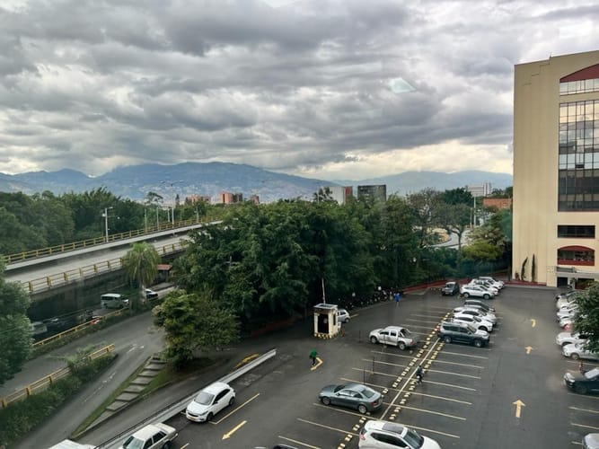 Oficina en venta en La Aguacatala, Medellín, 360 m² · foto 9 de 19