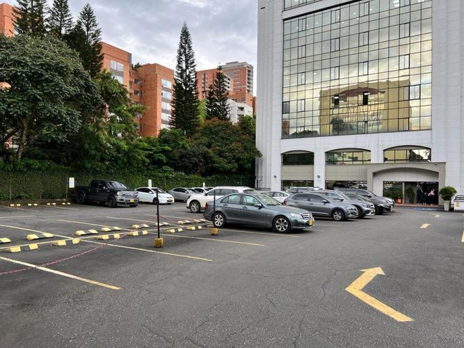 Oficina en venta en La Aguacatala, Medellín, 360 m² · foto 17 de 19