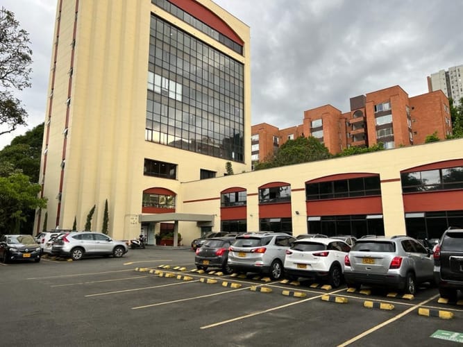Oficina en venta en La Aguacatala, Medellín, 360 m² · foto 18 de 19