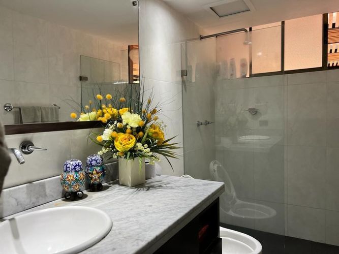 Apartamento de 5 alcobas en venta en Patio Bonito, Medellín, 306 m² · foto 2 de 19
