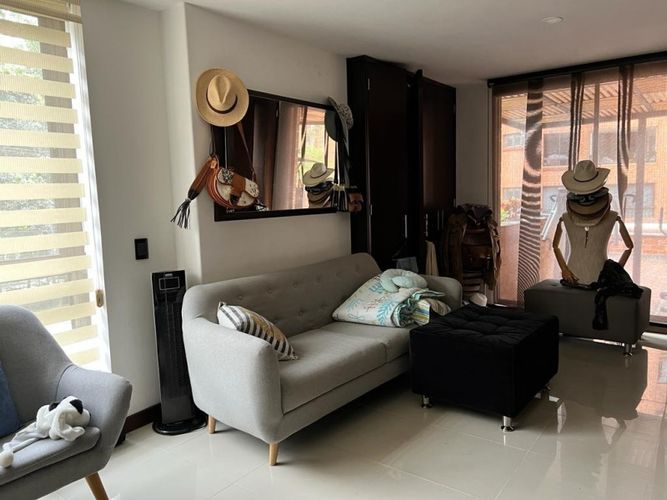 Apartamento de 5 alcobas en venta en Patio Bonito, Medellín, 306 m² · foto 3 de 19