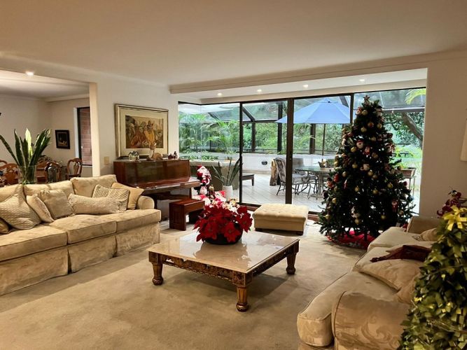 Apartamento de 4 alcobas en venta en Alejandría, Medellín, 316 m² · foto 2 de 24