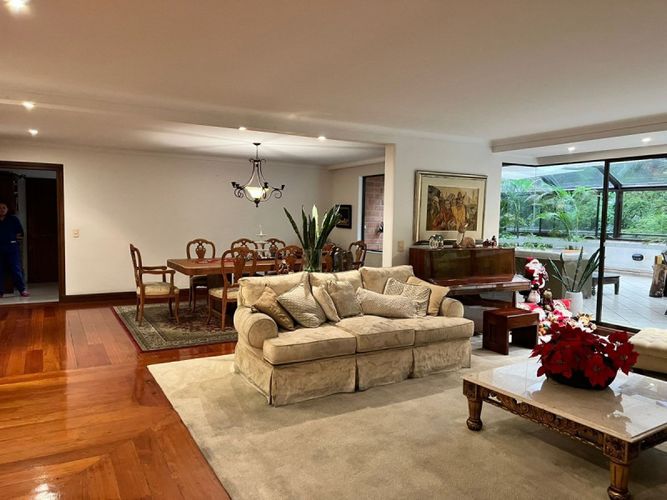 Apartamento de 4 alcobas en venta en Alejandría, Medellín, 316 m² · foto 3 de 24