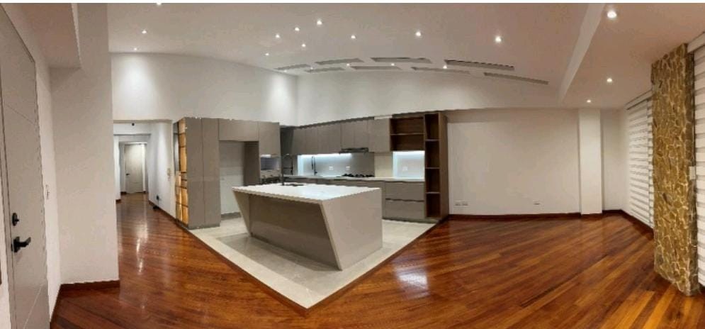 Apartamento en venta en Puente Largo, Bogotá · foto 2 de 24