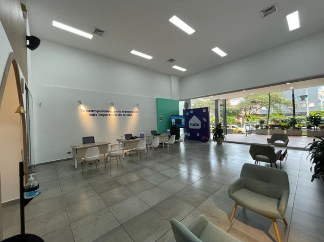 Local en arriendo en El Poblado, Medellín, 100 m² · foto 3 de 23