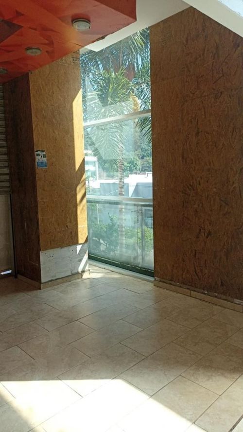 Local en arriendo en San Diego, Medellín, 22 m² · foto 2 de 7