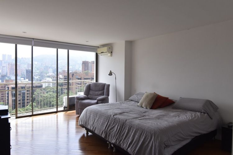 Apartamento de 2 alcobas en venta en Boston, Medellín, 190 m² · foto 7 de 23