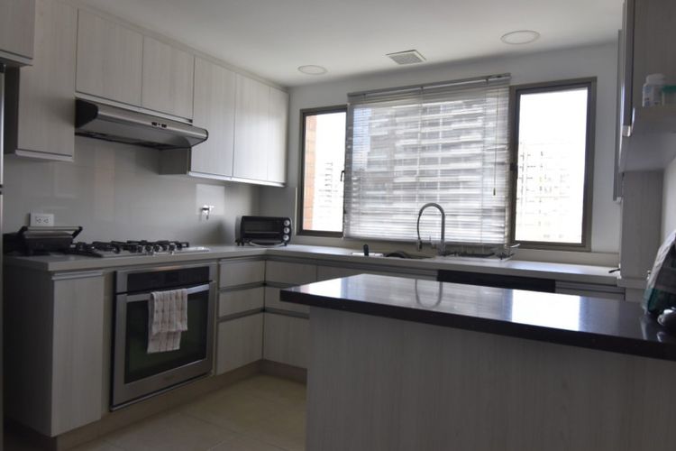 Apartamento de 2 alcobas en venta en Boston, Medellín, 190 m² · foto 10 de 23