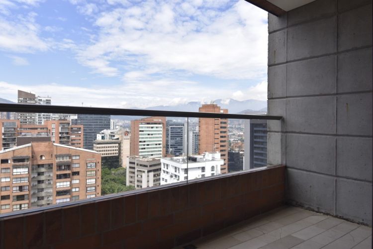 Apartamento de 2 alcobas en venta en Boston, Medellín, 190 m² · foto 11 de 23