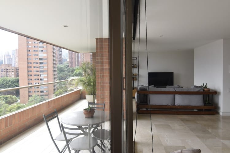 Apartamento de 2 alcobas en venta en Boston, Medellín, 190 m² · foto 19 de 23