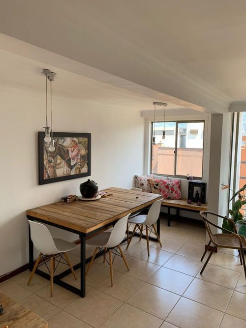 Apartamento de 3 alcobas en venta en Loma De Los Bernal, Medellín, 122 m² · foto 2 de 16