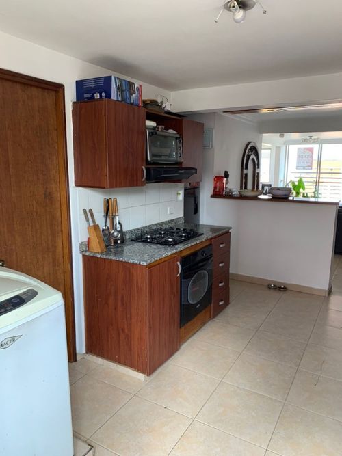 Apartamento de 3 alcobas en venta en Loma De Los Bernal, Medellín, 122 m² · foto 4 de 16