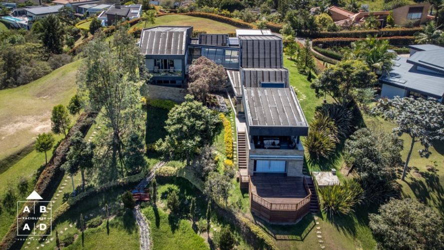 Casa de 4 alcobas en venta en La Convencion, Rionegro, 734 m² · foto 3 de 22