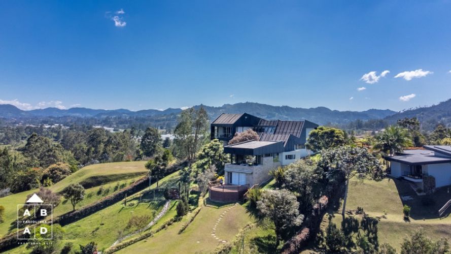 Casa de 4 alcobas en venta en La Convencion, Rionegro, 734 m² · foto 6 de 22