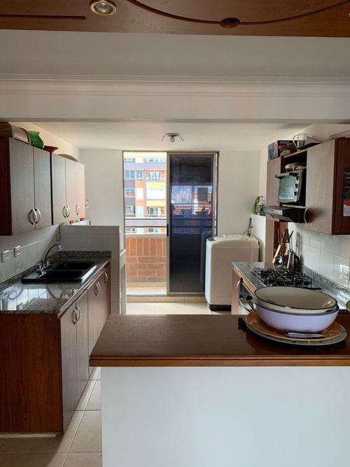 Apartamento de 3 alcobas en venta en Loma De Los Bernal, Medellín, 122 m² · foto 13 de 16