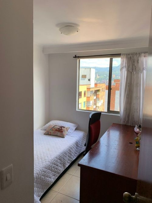 Apartamento de 3 alcobas en venta en Loma De Los Bernal, Medellín, 122 m² · foto 15 de 16