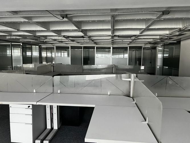 Oficina en venta en Guayabal, Medellín, 735 m² · foto 2 de 18