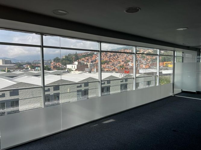 Oficina en venta en Guayabal, Medellín, 735 m² · foto 5 de 18
