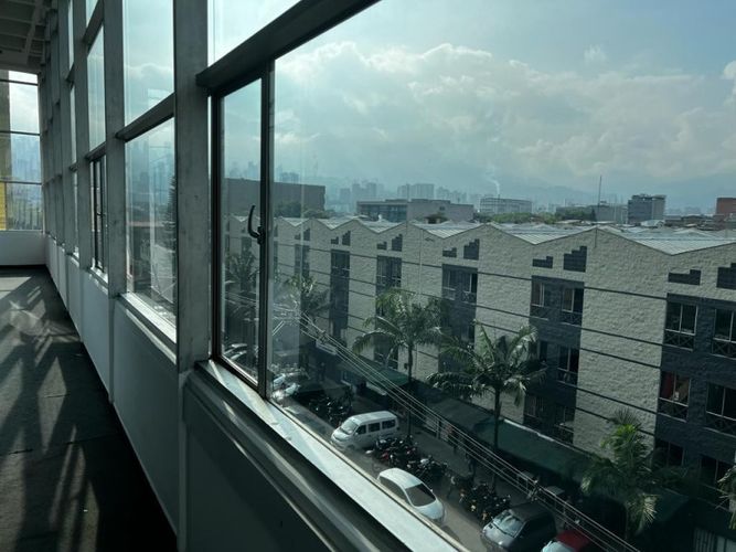 Oficina en venta en Guayabal, Medellín, 735 m² · foto 6 de 18
