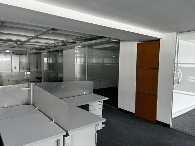 Oficina en venta en Guayabal, Medellín, 735 m² · foto 8 de 18