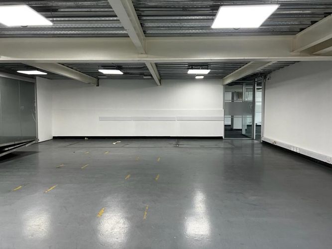 Oficina en venta en Guayabal, Medellín, 735 m² · foto 10 de 18