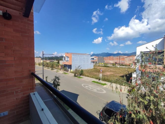 Casa de 3 alcobas en venta en La Ceja, 140 m² · foto 2 de 16