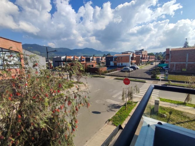 Casa de 3 alcobas en venta en La Ceja, 140 m² · foto 3 de 16