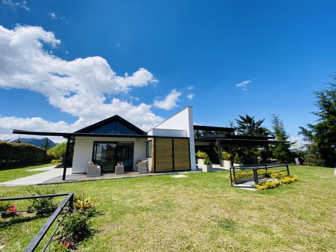 Casa de 4 alcobas en venta en El Carmen De Viboral, El Carmen de Viboral, 400 m² · foto 23 de 24