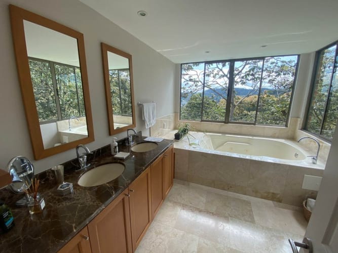 Casa de 4 alcobas en venta en Tablacito, Rionegro, 461 m² · foto 2 de 24