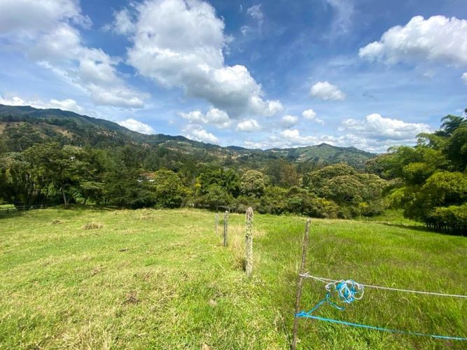 Lote en venta en El Retiro · foto 5 de 8