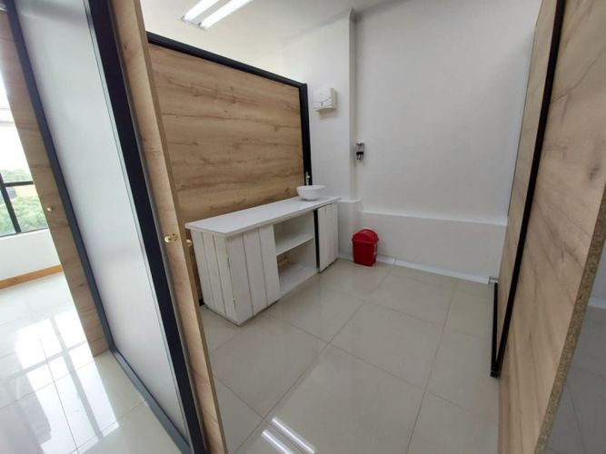 Local en arriendo en El Poblado, Medellín, 46 m² · foto 7 de 14