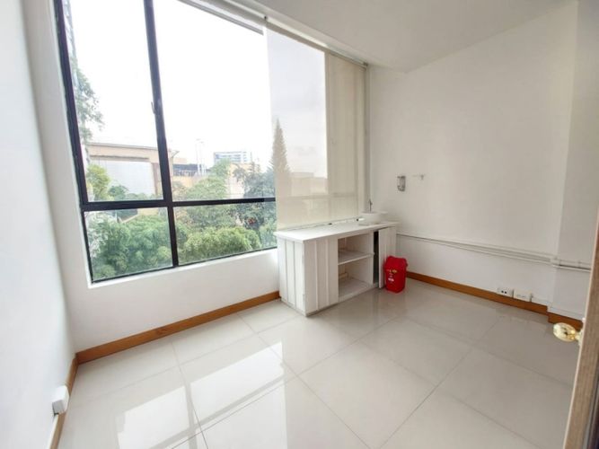 Local en arriendo en El Poblado, Medellín, 46 m² · foto 8 de 14