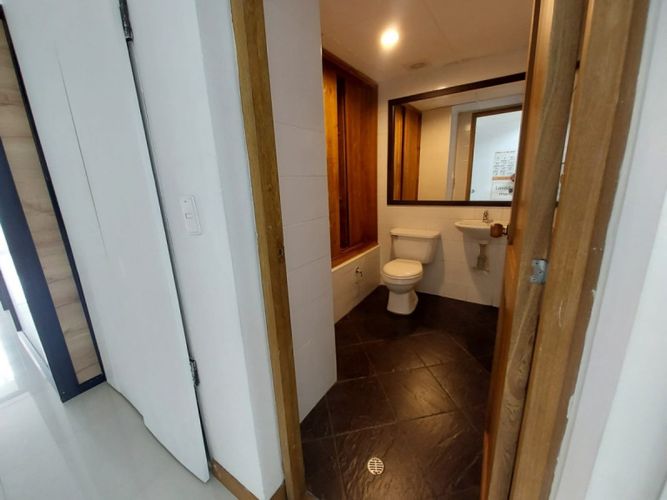 Local en arriendo en El Poblado, Medellín, 46 m² · foto 9 de 14