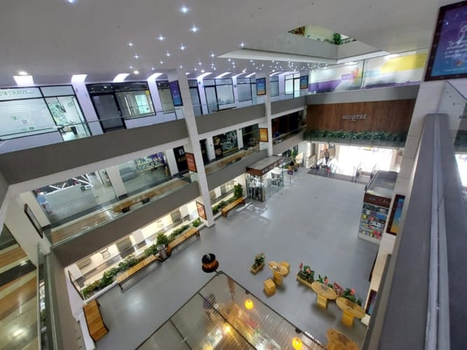 Local en arriendo en El Poblado, Medellín, 46 m² · foto 2 de 11
