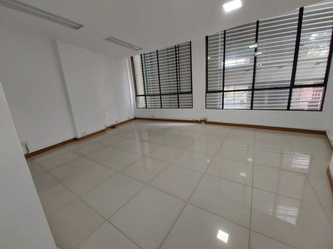 Local en arriendo en El Poblado, Medellín, 46 m² · foto 5 de 11