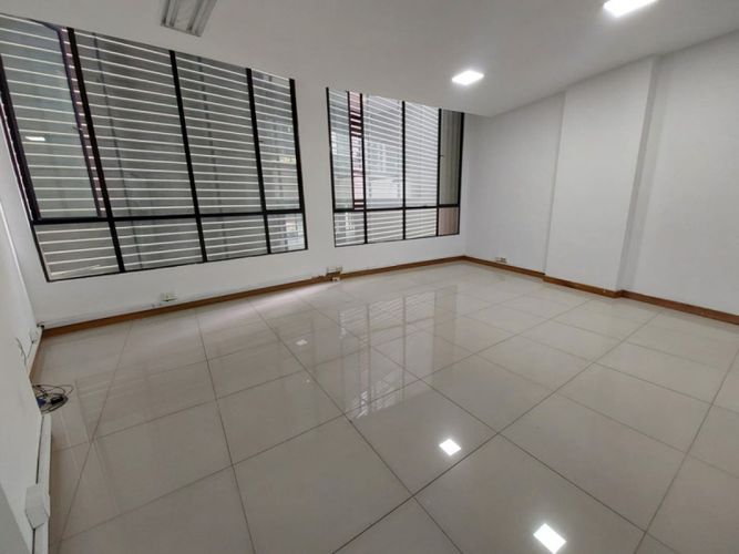 Local en arriendo en El Poblado, Medellín, 46 m² · foto 10 de 11