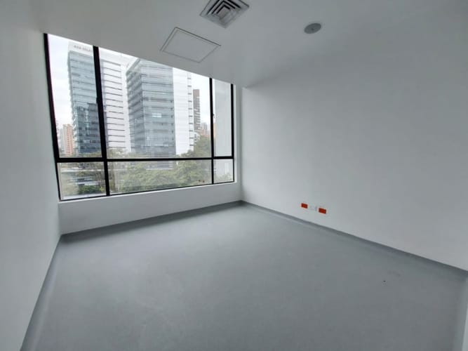 Local en arriendo en El Poblado, Medellín, 184 m² · foto 18 de 24