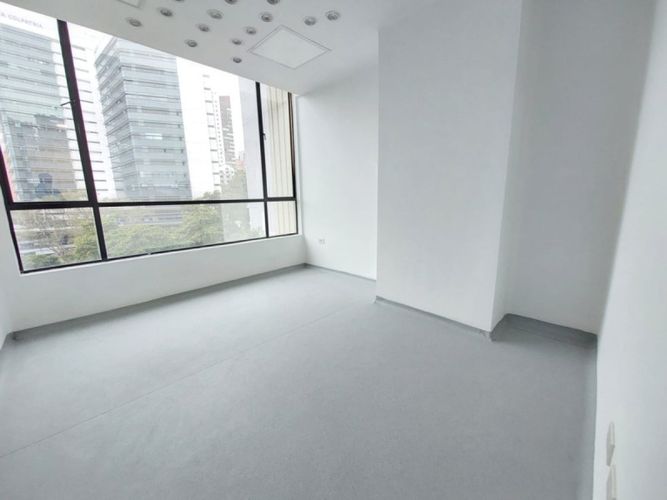 Local en arriendo en El Poblado, Medellín, 184 m² · foto 21 de 24