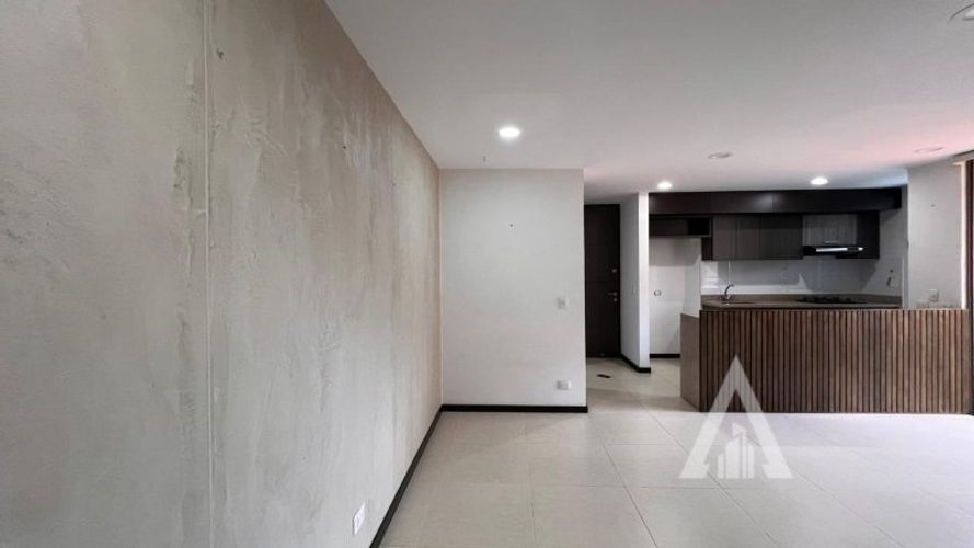 Apartamento de 3 alcobas en arriendo en Altos Del Poblado, Medellín, 80 m² · foto 3 de 14